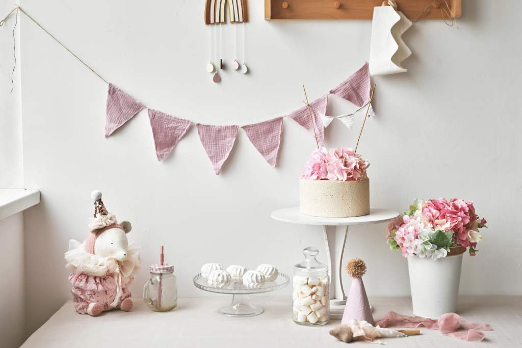 Creative Baby Shower Ideas on a&nbsp;Budget